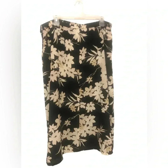 Vintage Villager Woman Liz Claiborne Black Floral Midi Skirt Size 18W - Picture 2 of 2